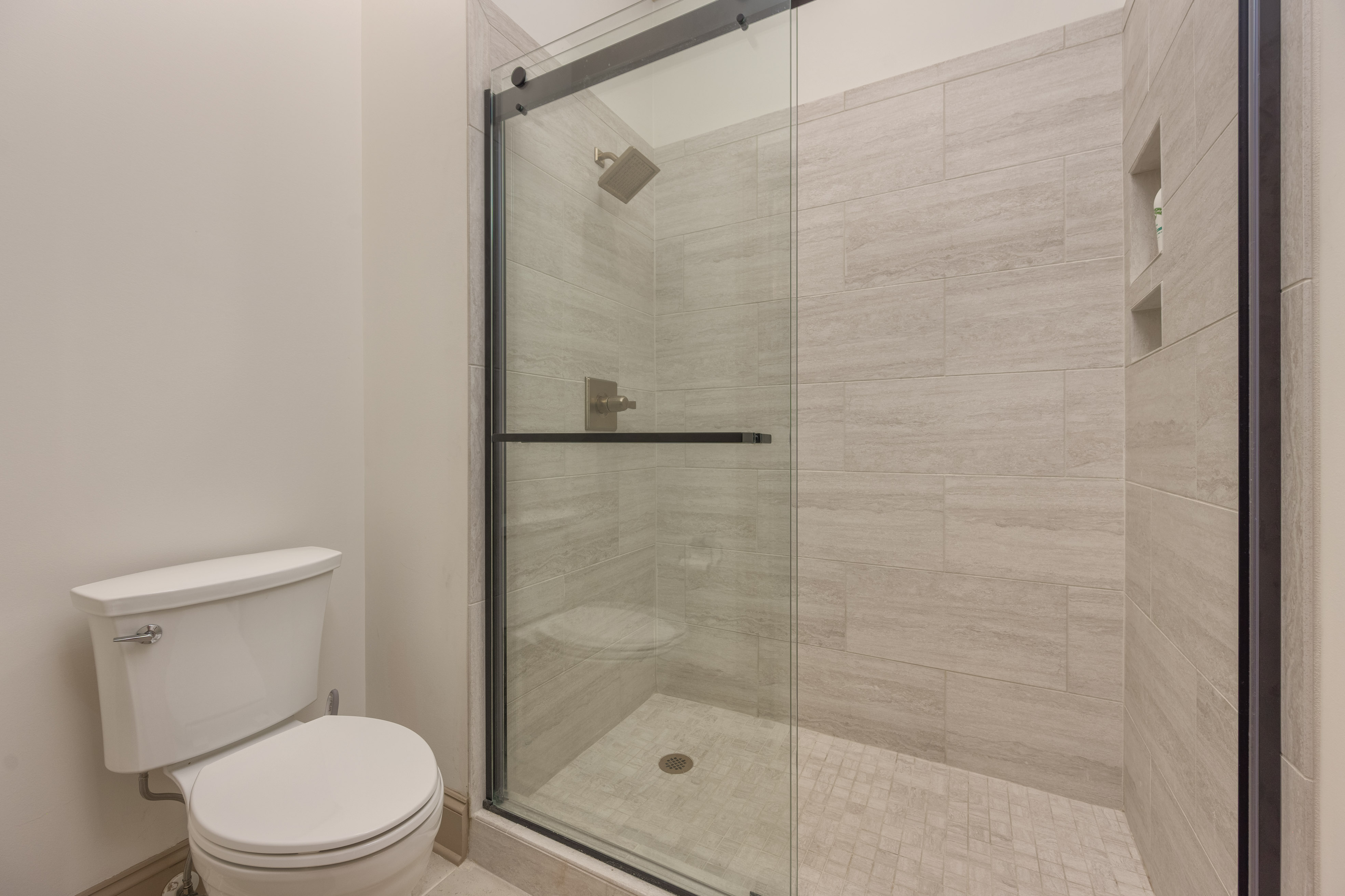 100 Greenwood Court image 37